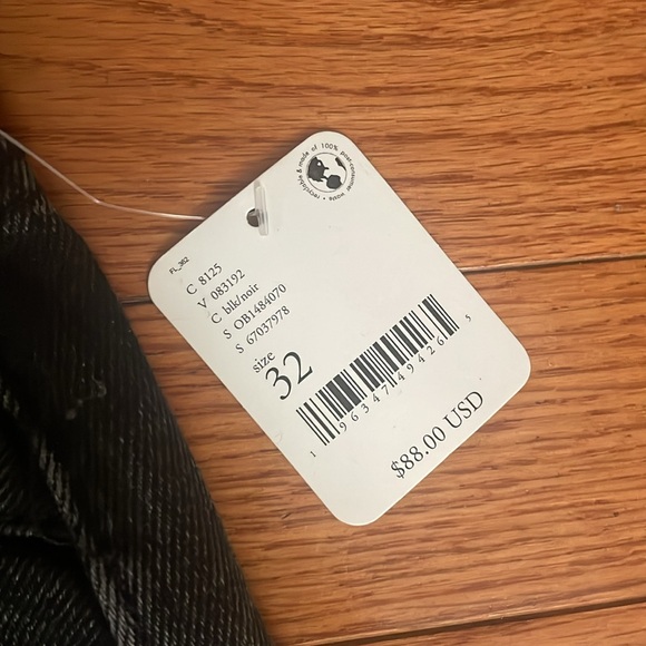 NWT BLACK DENIM FREE PEOPLE DISTRESSED JEAN SHORTS! - Picture 3 of 11